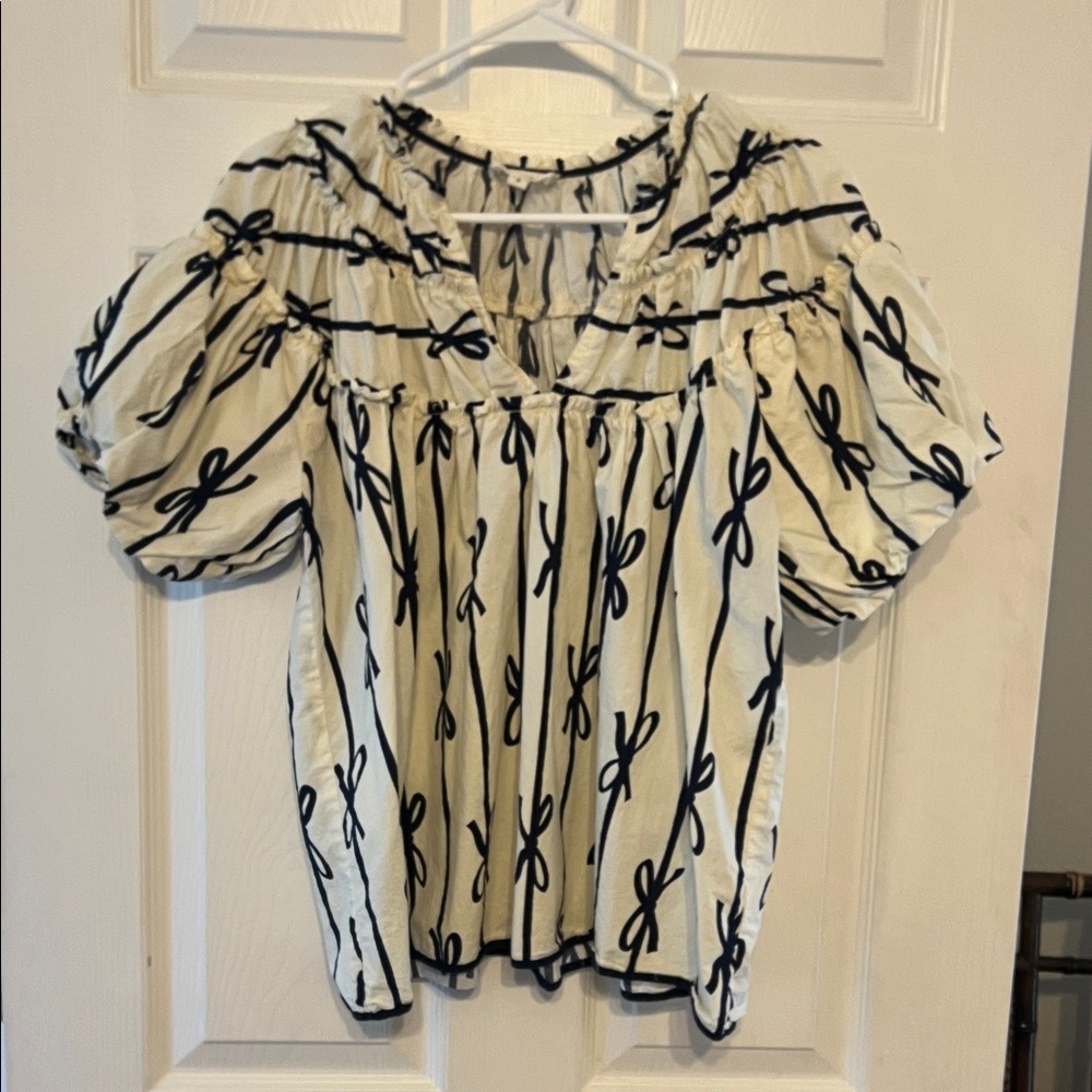 Umgee Cream and Navy Bow Pattern Blouse